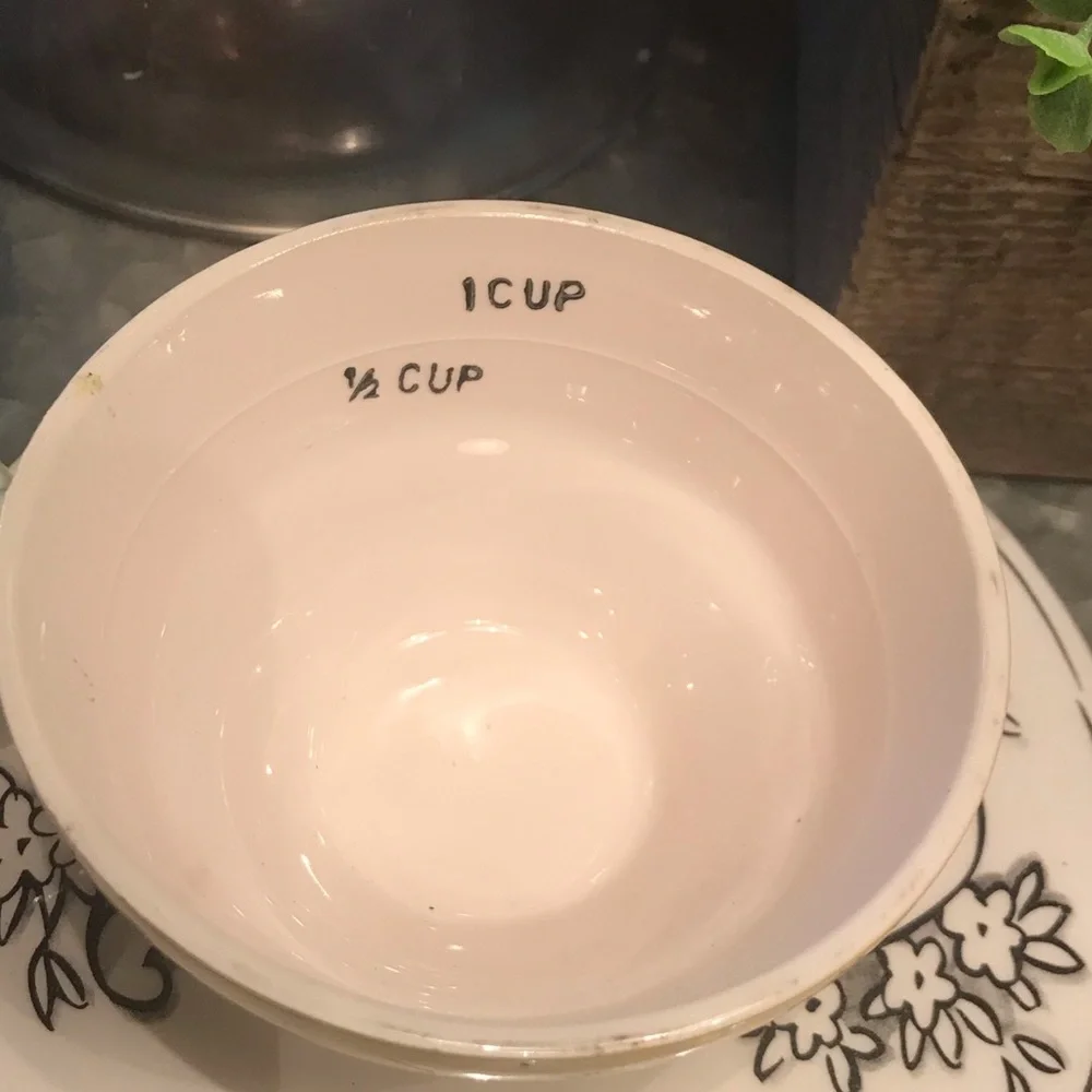 Vintage Victor Goldman Beehive Measuring Cups
